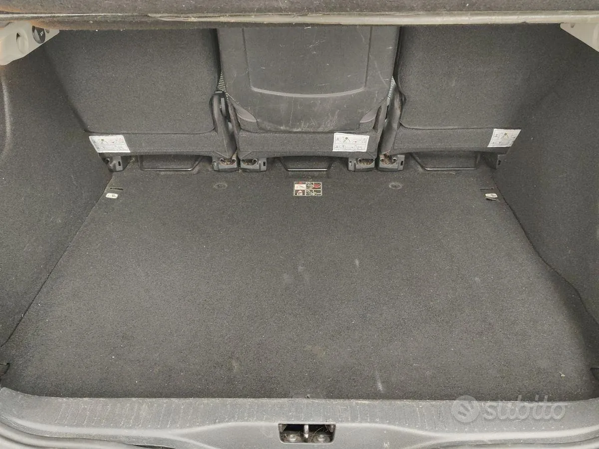 Renault Scenic 2011 photo 5
