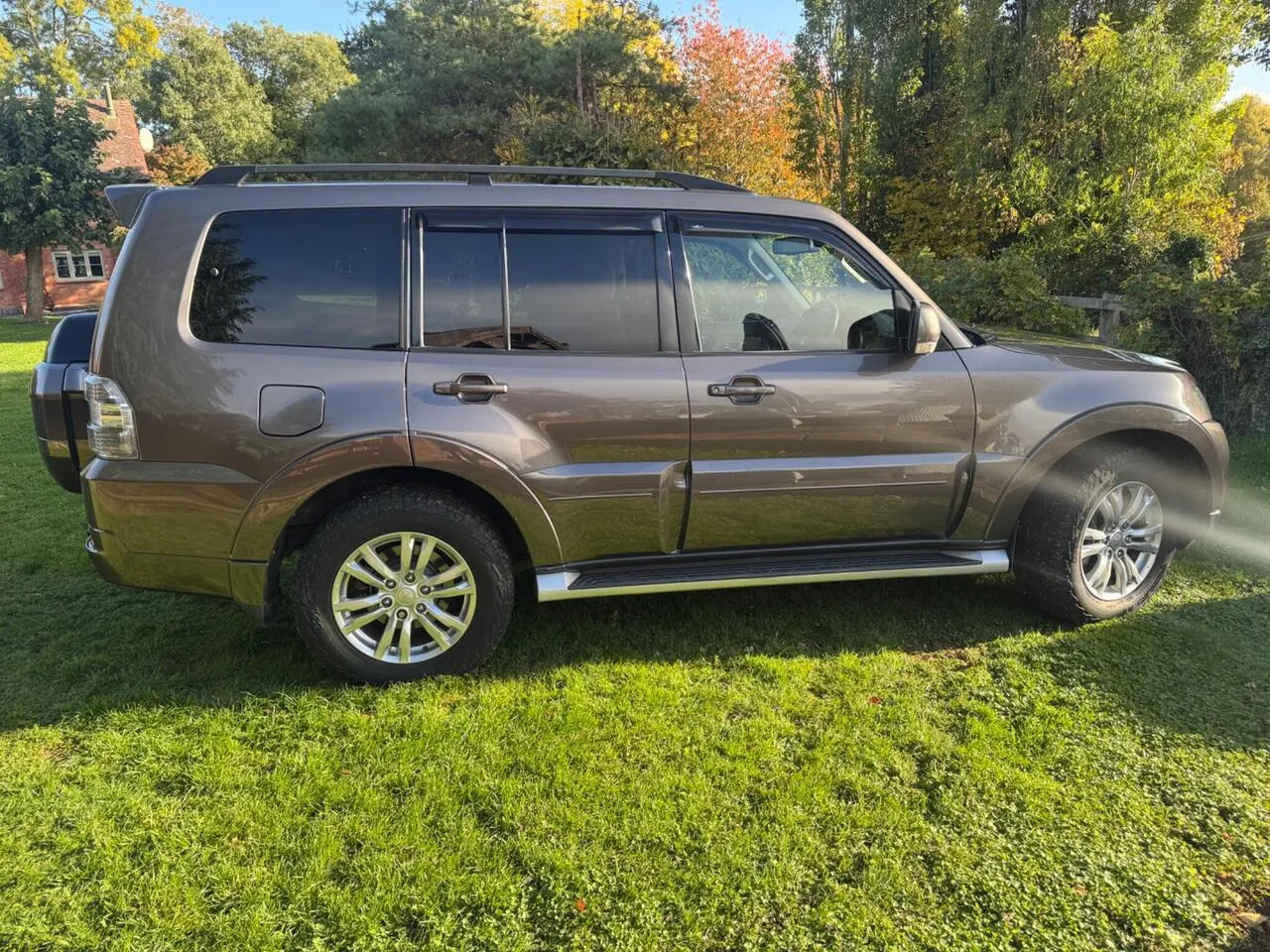 Mitsubishi Shogun 2015 photo 2