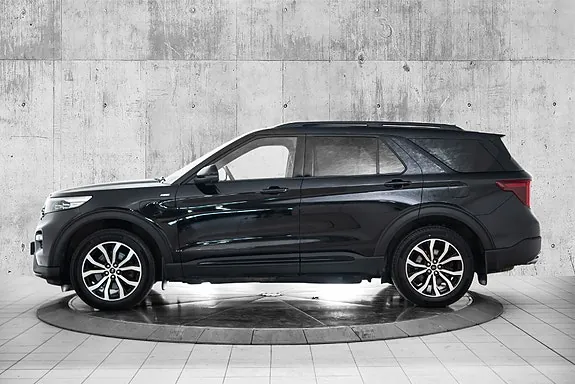 Ford Explorer 2021 photo 2