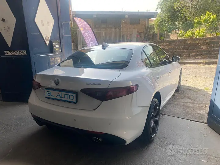 Alfa Romeo Giulia 2018 photo 5
