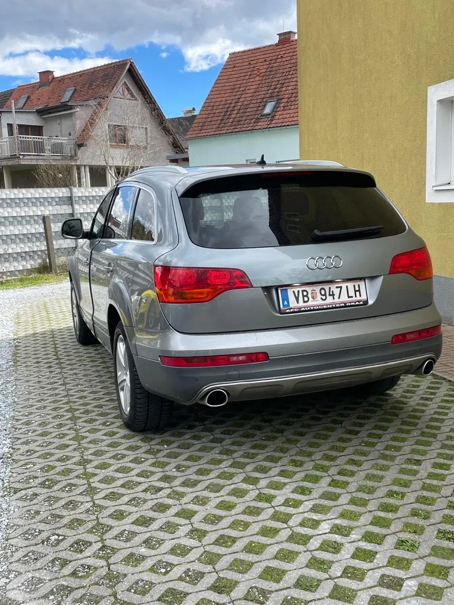 Audi Q7 2007 photo 2