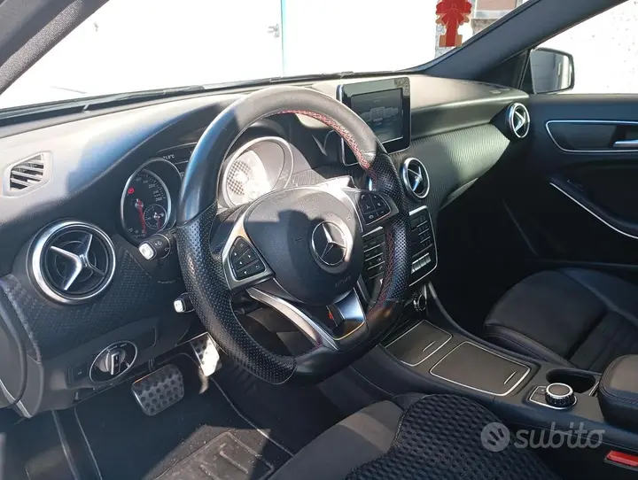Mercedes-Benz A 2016 photo 4