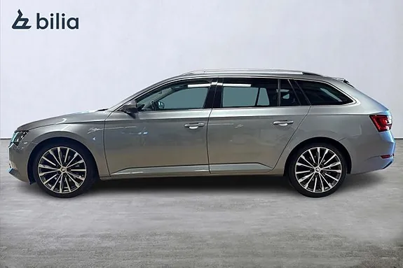 Skoda Superb 2017 photo 2