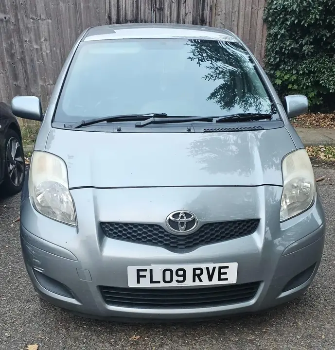 Toyota Yaris 2009 photo 2