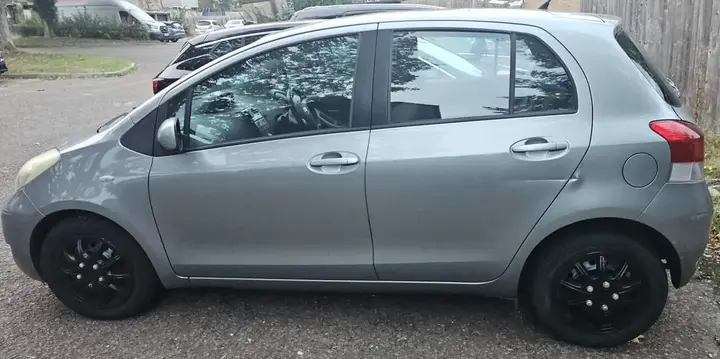 Toyota Yaris 2009 photo 3