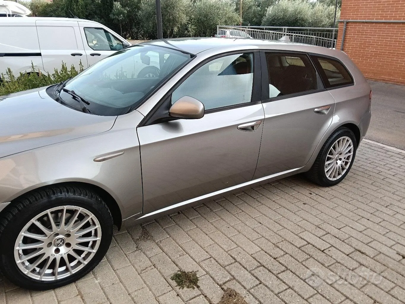 Alfa Romeo 159 2007 photo 2