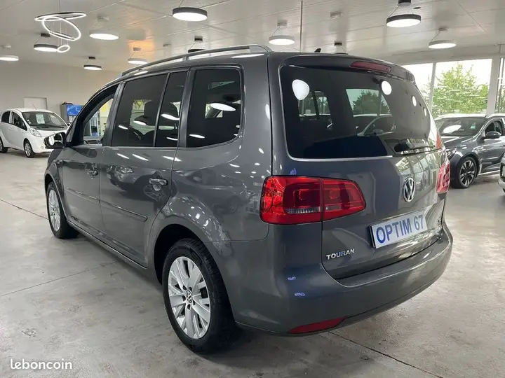 Volkswagen Touran 2013 photo 4