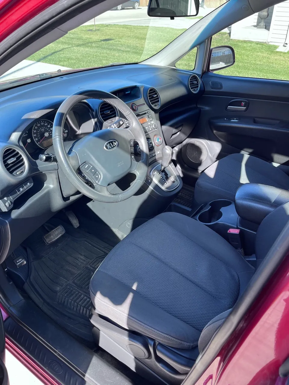 Kia Rondo 2008 photo 5