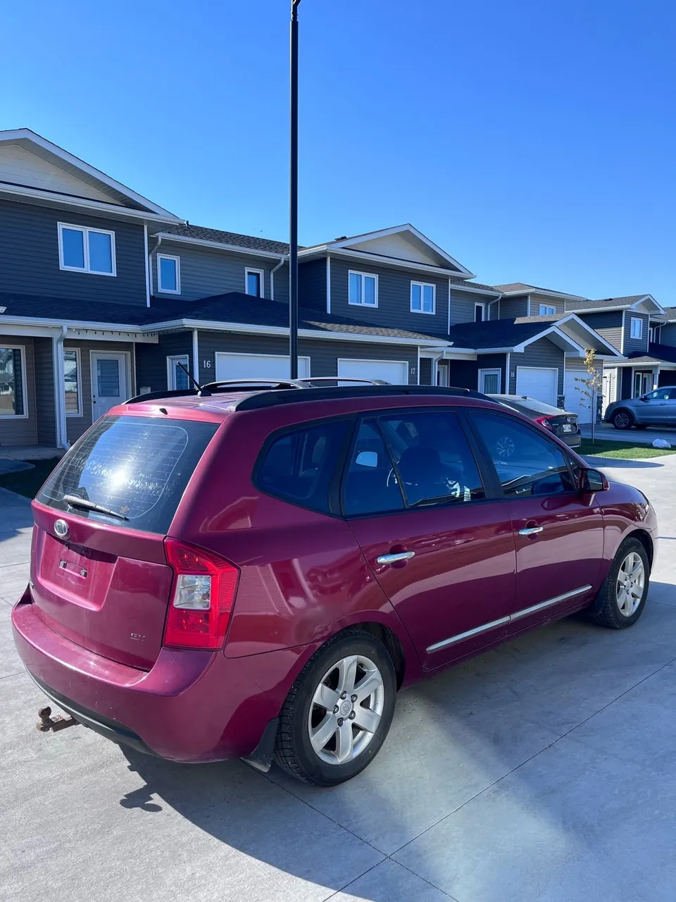Kia Rondo 2008 photo 3