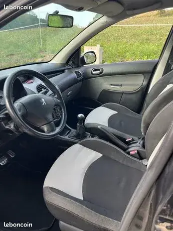Peugeot 206 2006 photo 2