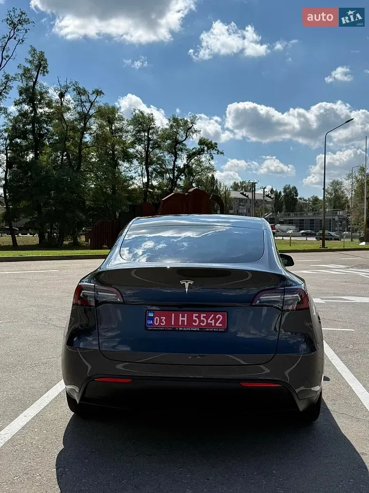 Tesla Model Y 2024 photo 5