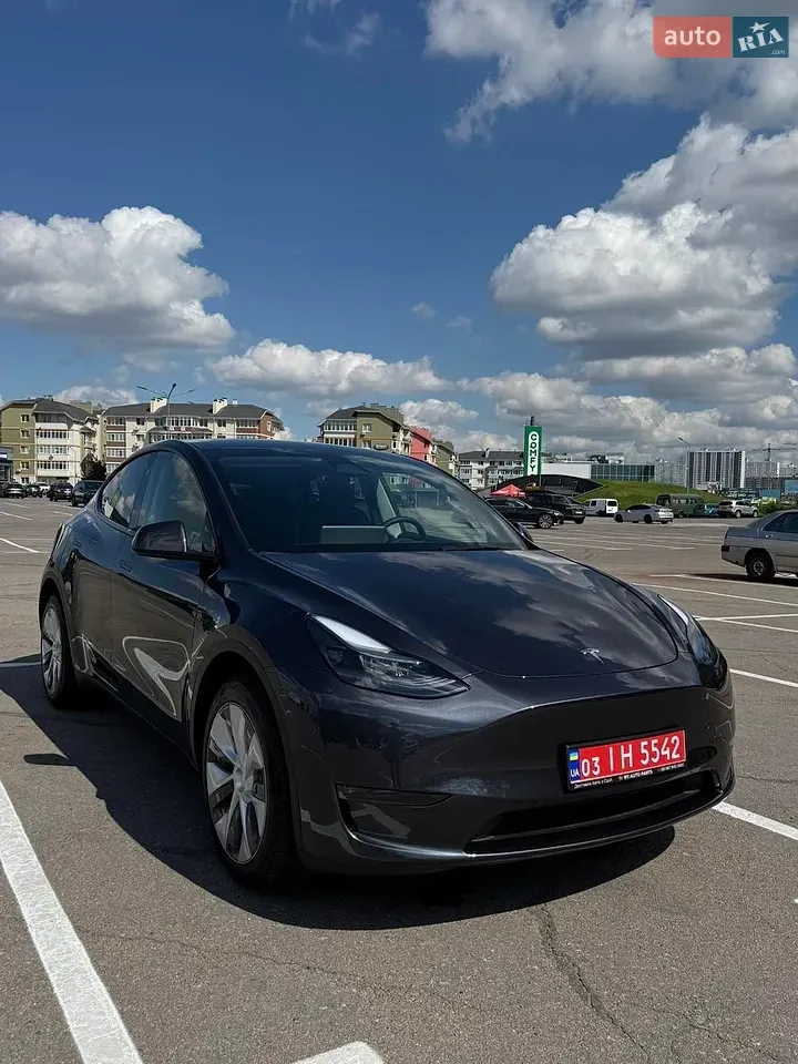 Tesla Model Y 2024 photo 3