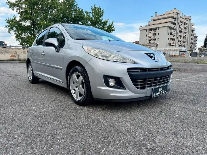 Peugeot 207 2011 photo 2