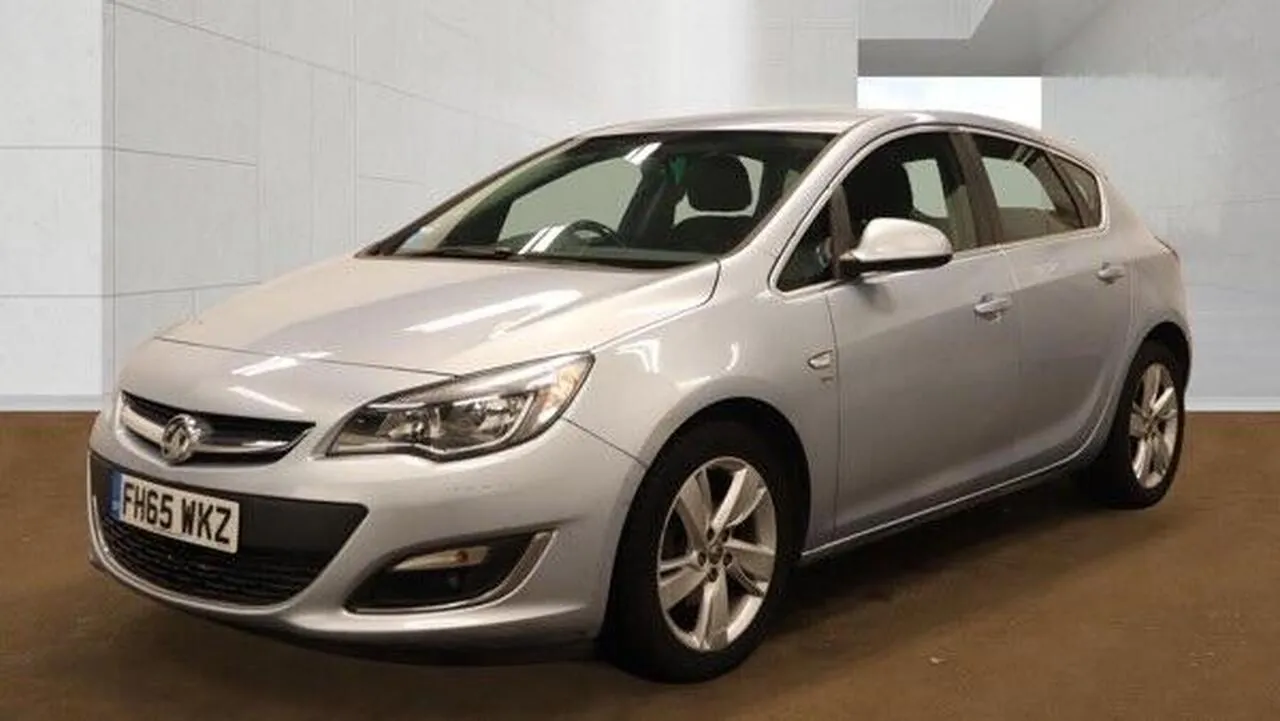 Vauxhall Astra 2016 photo 2
