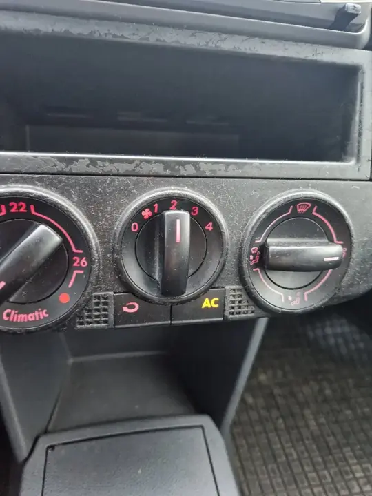 Volkswagen Polo 2002 photo 3