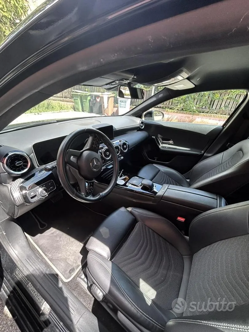 Mercedes-Benz A180