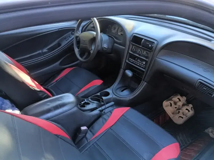Ford Mustang 2000 photo 3