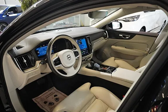 Volvo V60 2024 photo 2