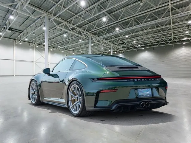 Porsche 911 2025 photo 4