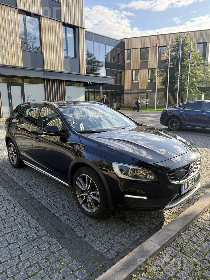 Volvo V60 2018 photo 2