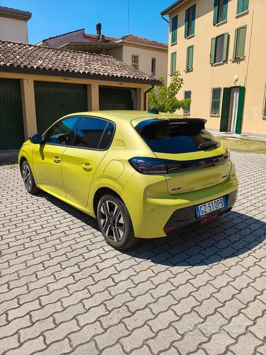Peugeot 208 2025 photo 3