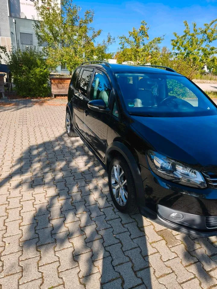 Volkswagen Touran Cross