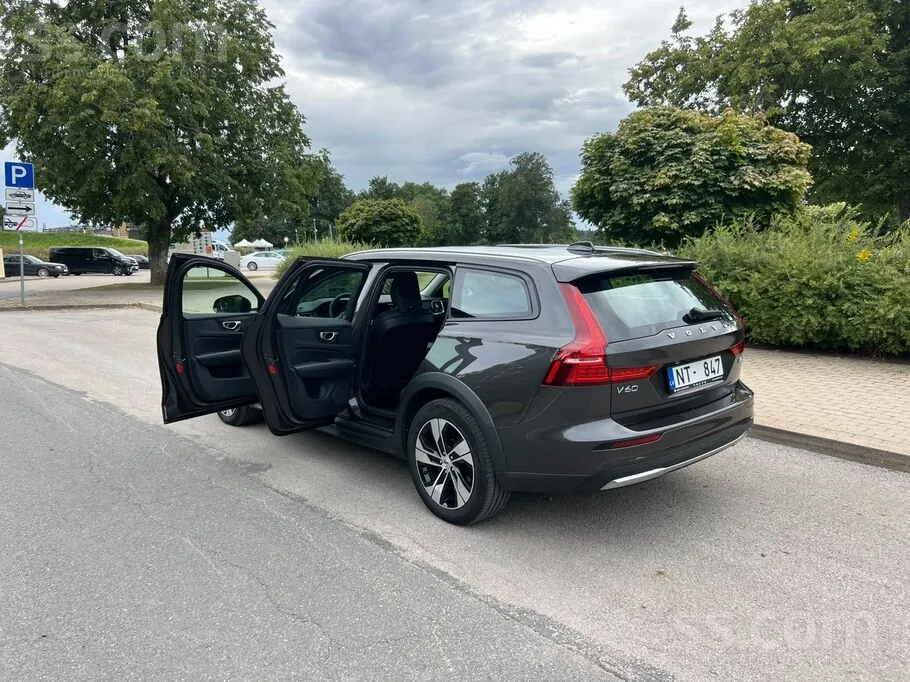 Volvo V60 2024 photo 4