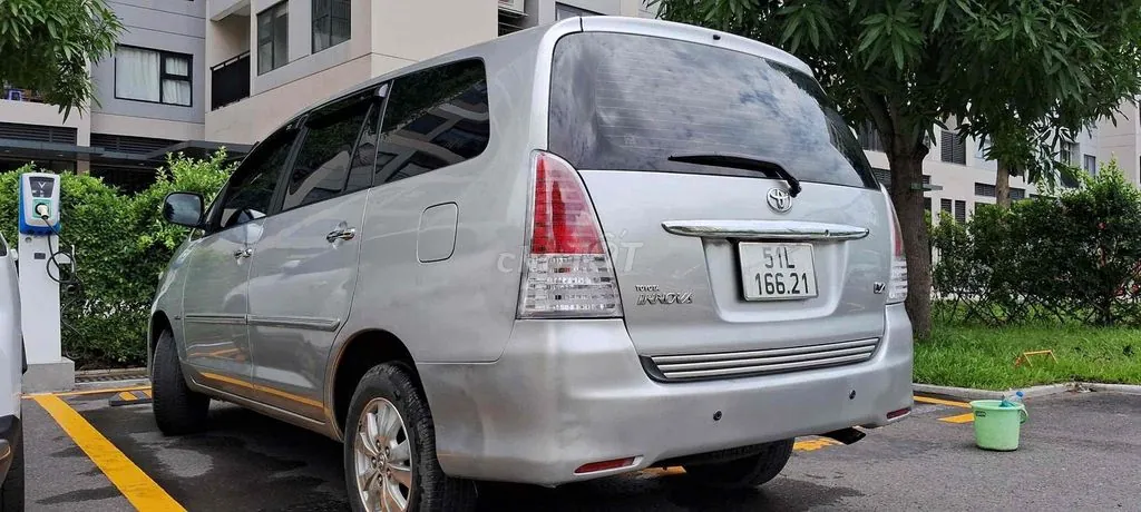 Toyota Innova 2009 photo 4