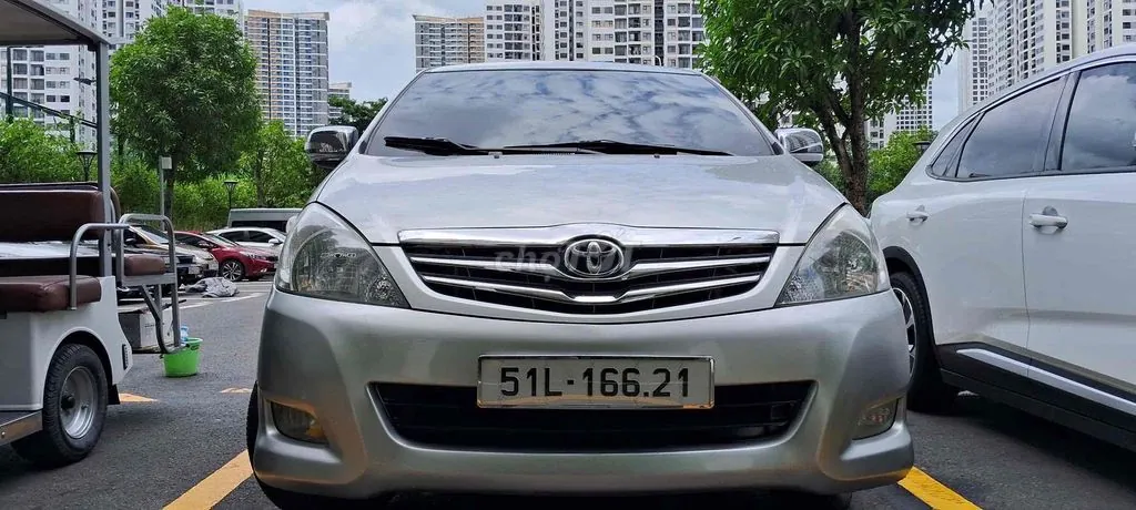 Toyota Innova 2009 photo 2