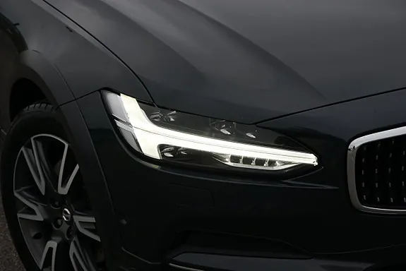 Volvo V90 Cross Country 2018 photo 4