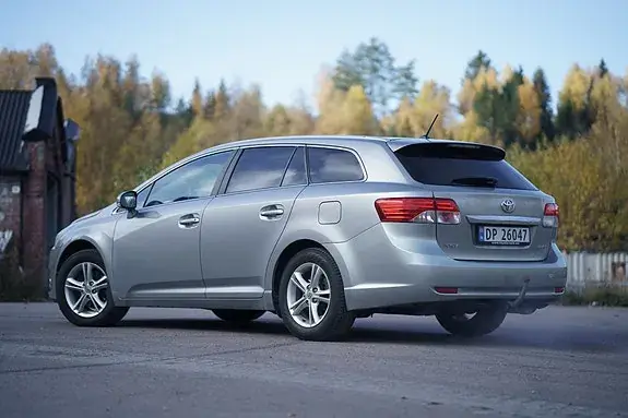Toyota Avensis 2013 photo 5