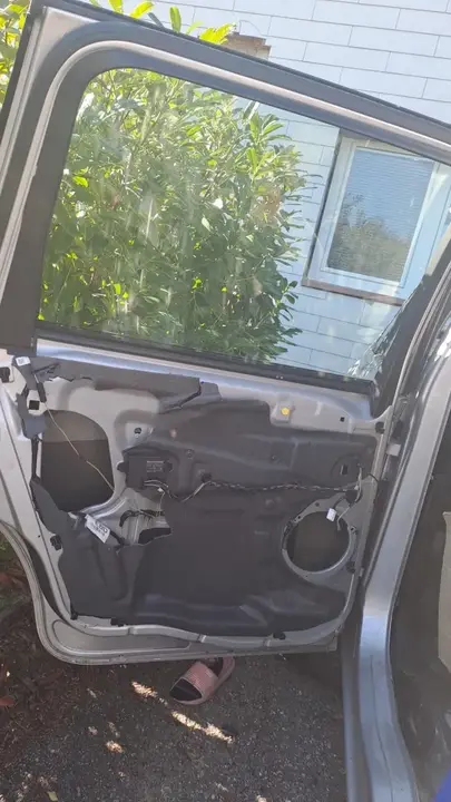Ford Galaxy 2013 photo 2