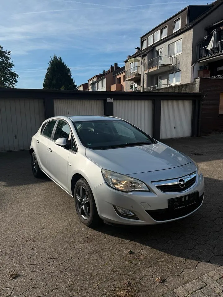 Opel Astra J