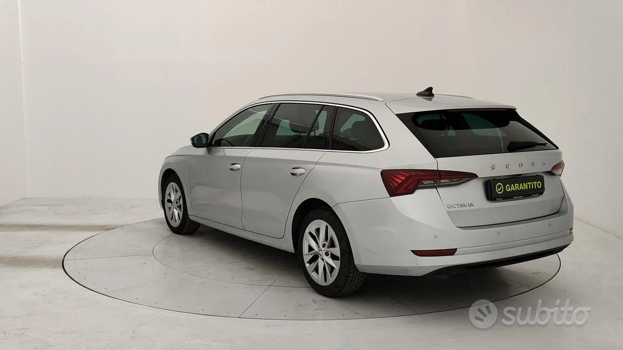 Skoda Octavia 2021 photo 3
