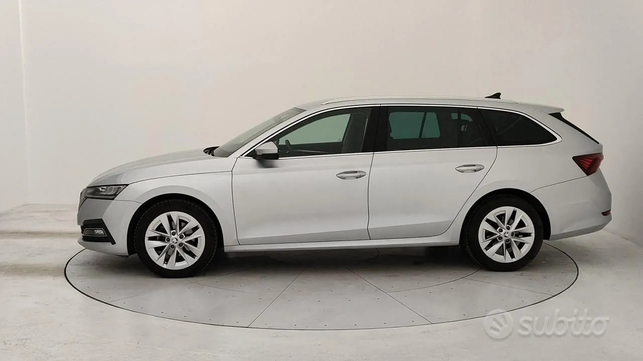 Skoda Octavia 2021 photo 2