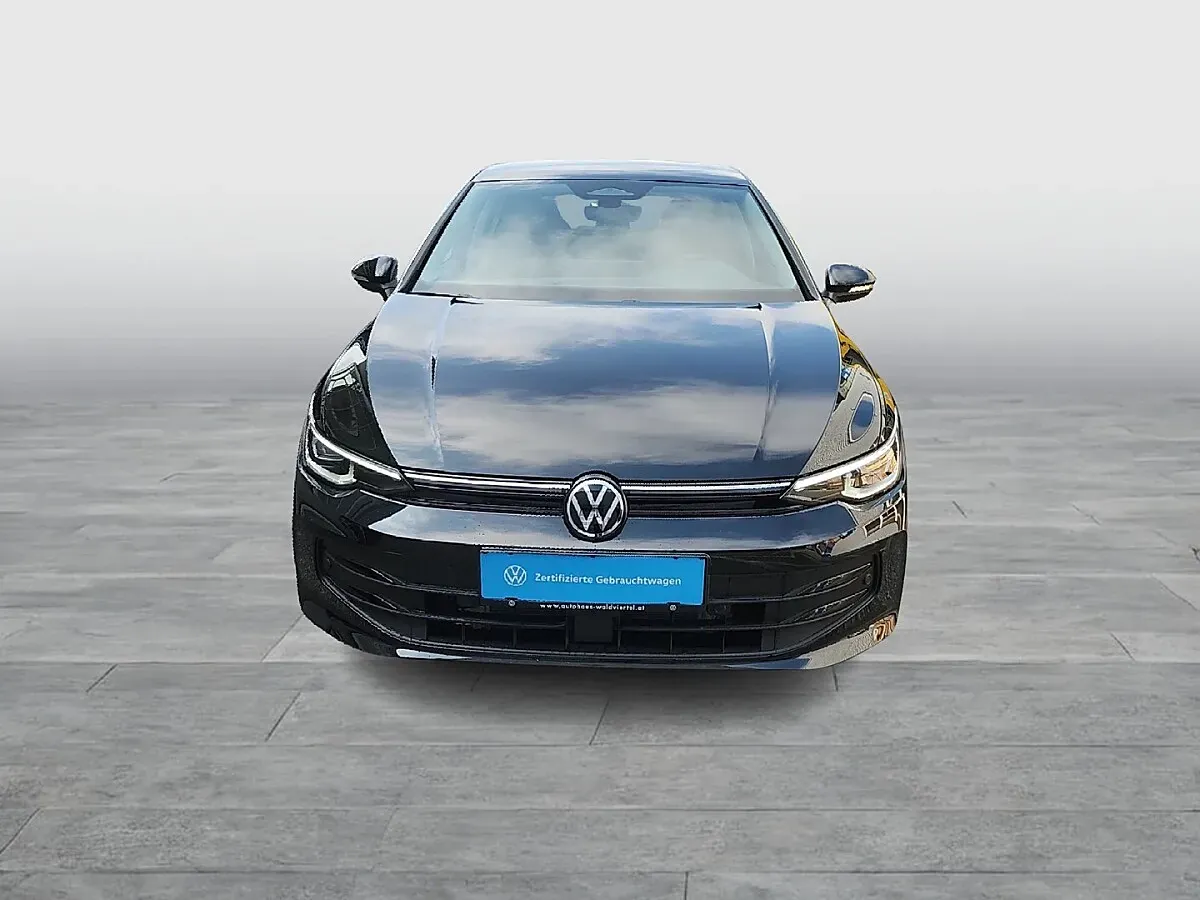 Volkswagen Golf 2026 photo 2