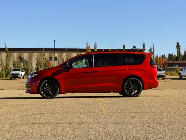 Chrysler Pacifica 2026 photo 5