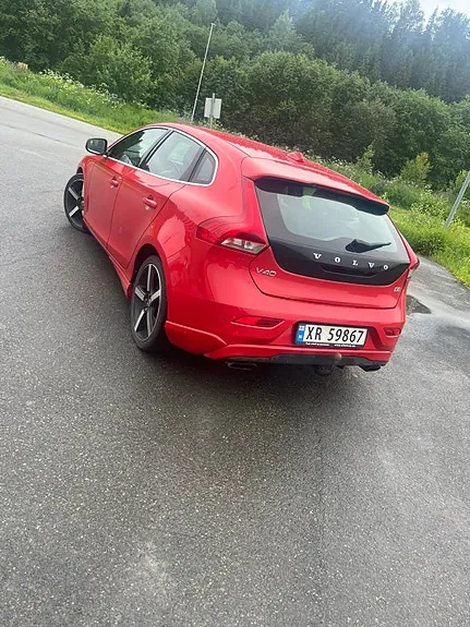 Volvo V40 2013 photo 2
