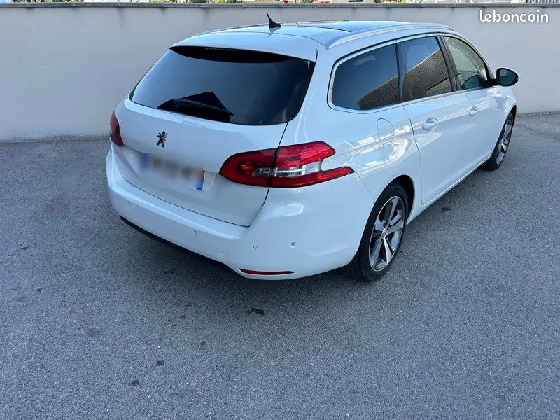 Peugeot 308 2017 photo 2