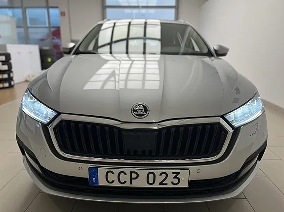 Skoda Octavia 2024 photo 3
