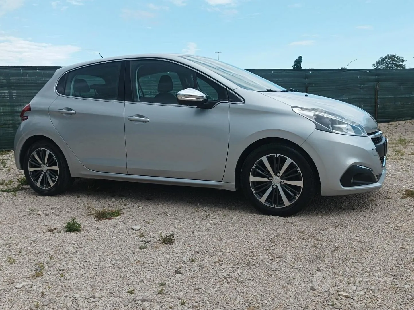 Peugeot 208 2016 photo 4