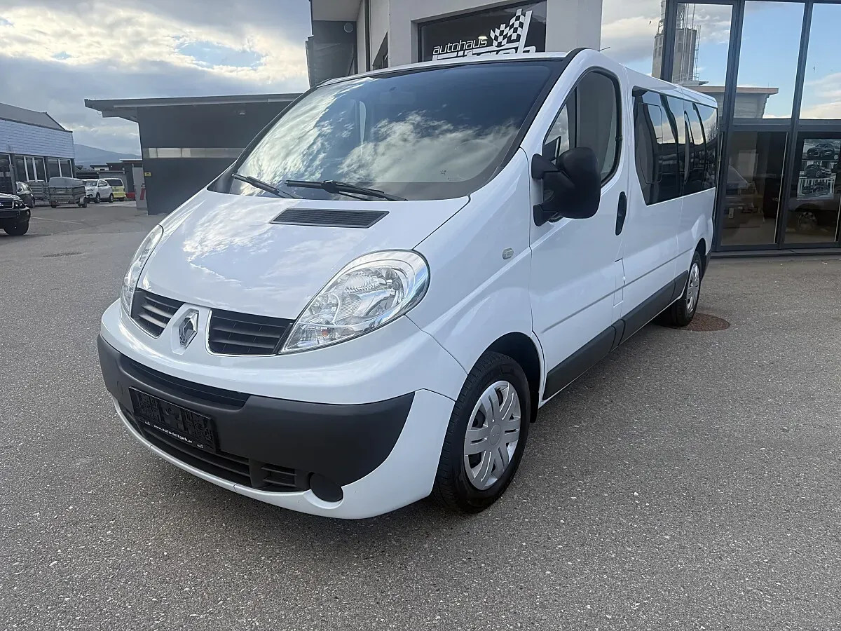 Renault Trafic 2010 photo 2
