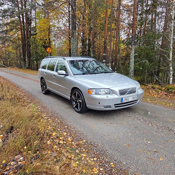Volvo V70 2007 photo 2