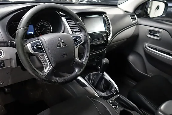 Mitsubishi L200 Club Cab 2017 photo 5