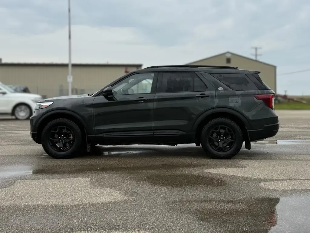 Ford Explorer 2022 photo 3