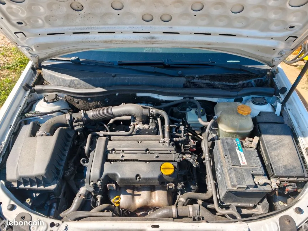 Opel Astra 2009 photo 3