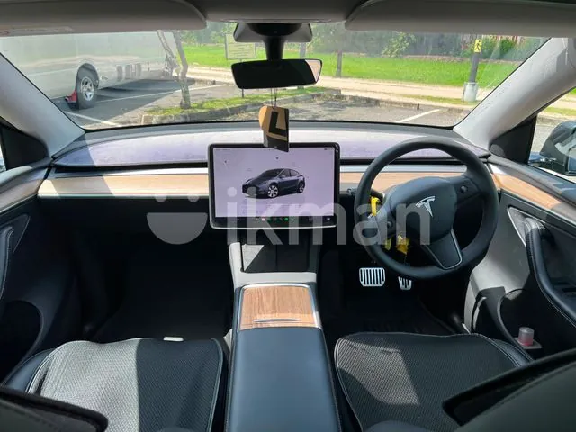 Tesla Model Y 2024 photo 3