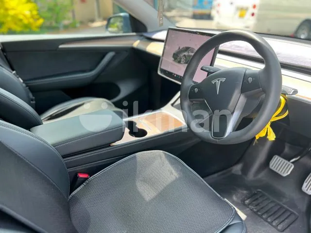 Tesla Model Y 2024 photo 2