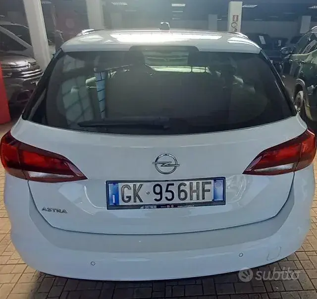 Opel Astra 2022 photo 3