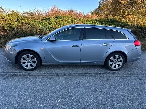 Opel Insignia 2009 photo 2